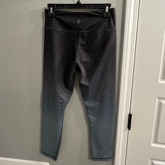 ZYIA Leggings, like new (Size 8/10) - Picture 3 of 4